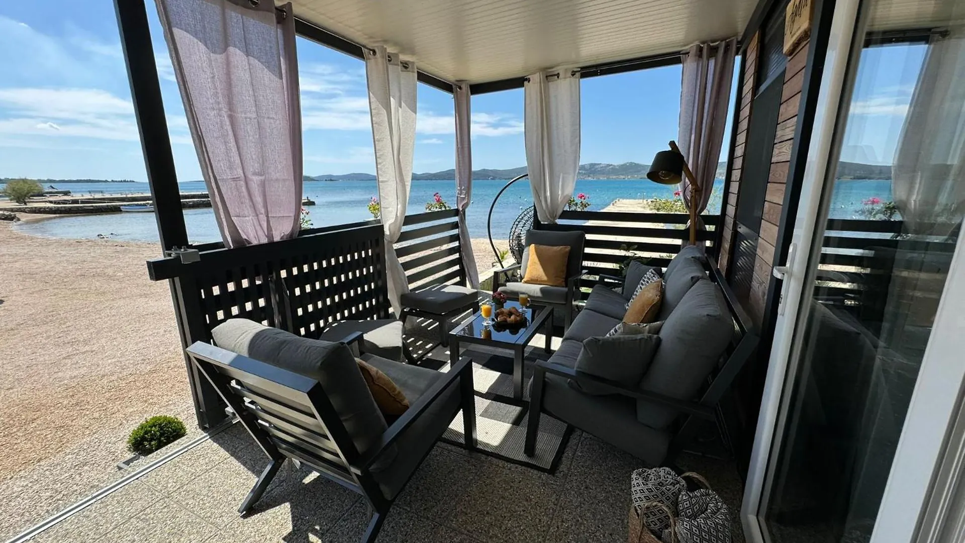 Holiday home Mobile Home Agata Sveti Petar